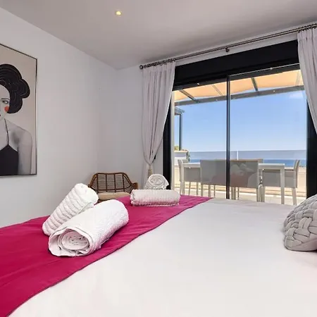 2 Bedroom Penthouse With Sea View @ Hills Apartment *
