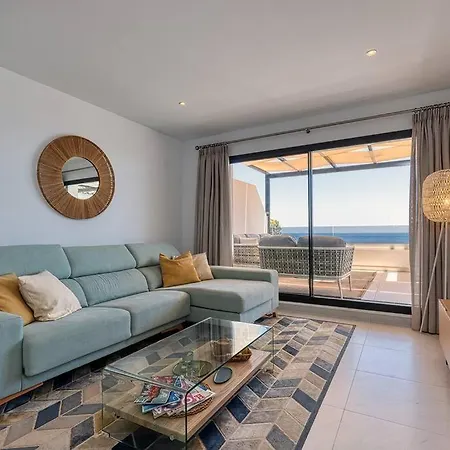 2 Bedroom Penthouse With Sea View @ Hills Estepona