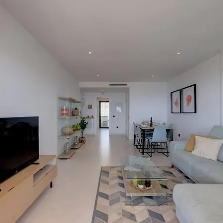 2 Bedroom Penthouse With Sea View @ Hills Apartment Estepona