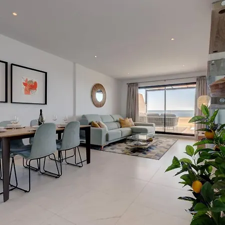Apartment 2 Bedroom Penthouse With Sea View @ Hills *