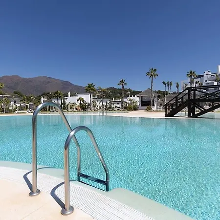 2 Bedroom Penthouse With Sea View @ Hills Apartment